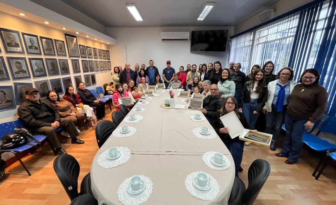 Prefeitura de Irati homenageia servidores aposentados