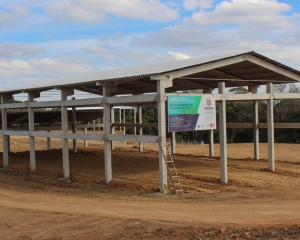 rea-sendo-construida-para-abrigar-coleta-de-materiais-reciclaveis.jpg
