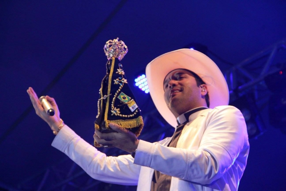 Show com Padre Alessandro Campos marca a Festa da Padroeira de Irati