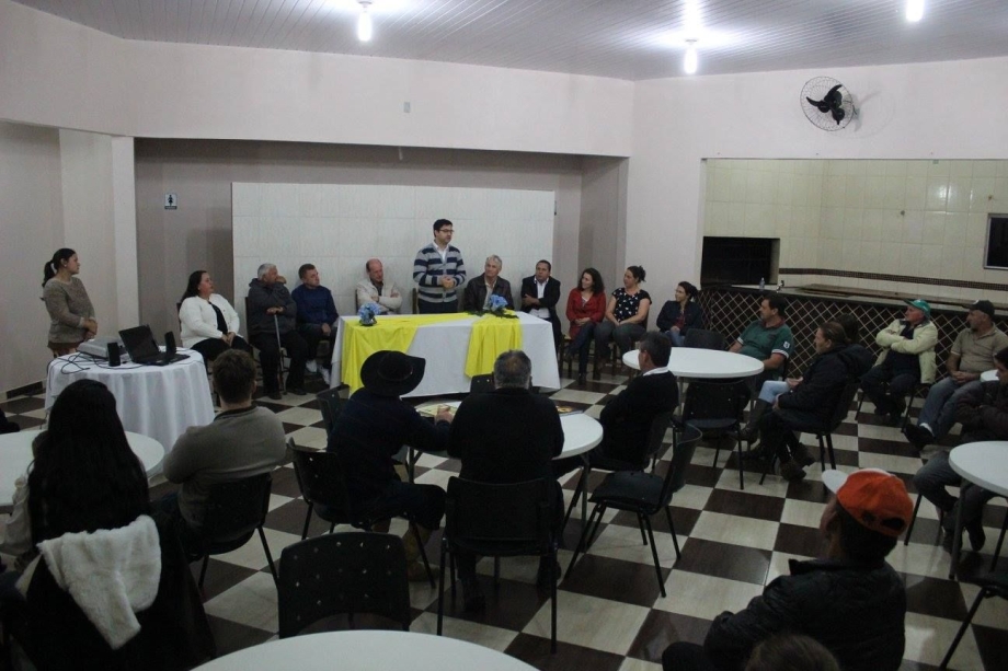1º Encontro de Troca de Experiências e diálogo entre lideranças de bairros de Irati acontece na Associação dos Servidore