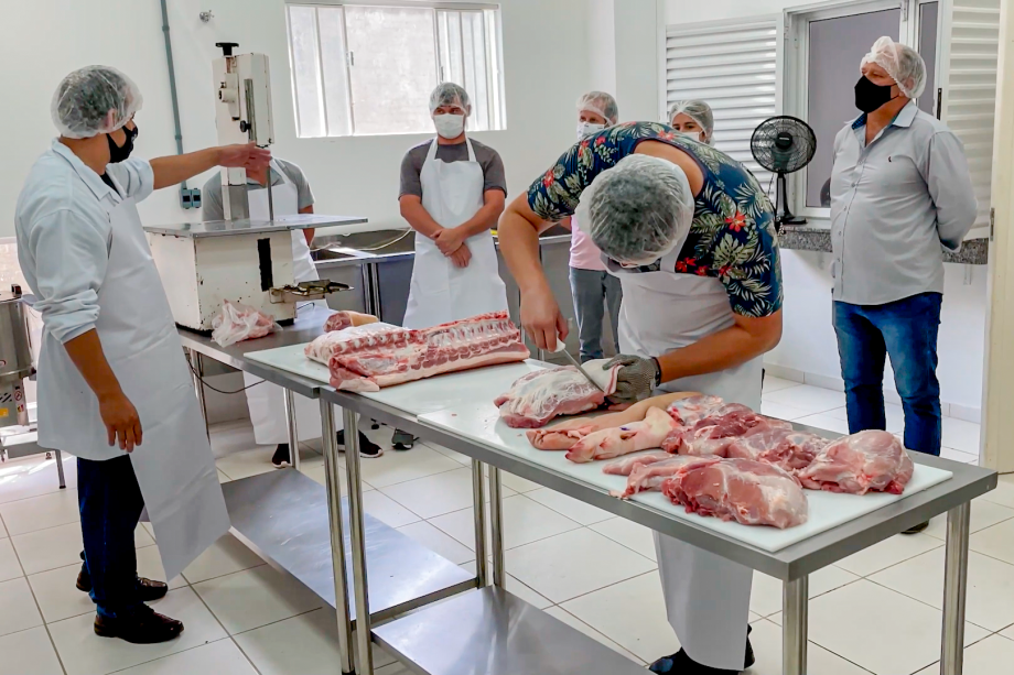 Senac e Prefeitura realizam curso de técnicas para açougueiro