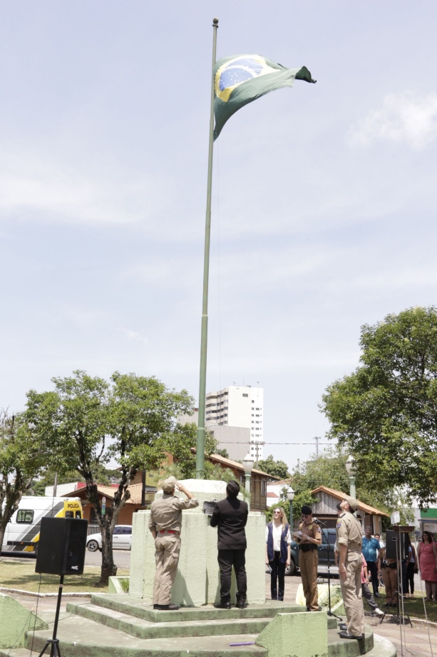 Dia da Bandeira é comemorado em Irati
