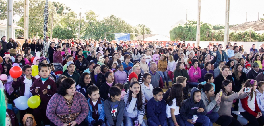 Prefeitura entrega novas salas de aula na Escola Municipal Rosalina Cordeiro de Araújo