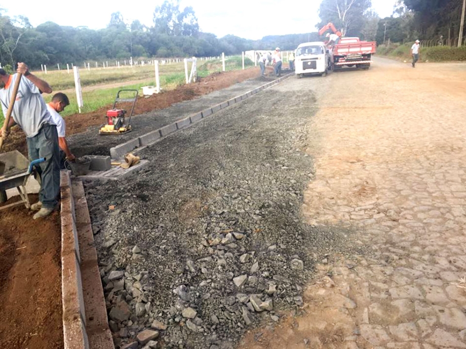 Serviços urbanos melhora acesso ao Colégio Florestal e outras vias