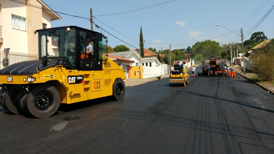 Ruas do Alto da Glória recebem pavimentação