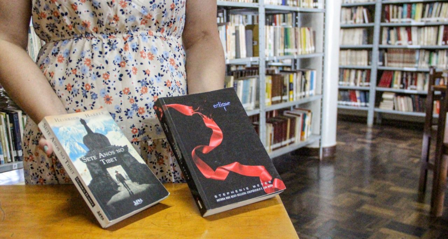 Biblioteca Pública de Irati conta com quase 70 mil livros que podem ser emprestados à população    