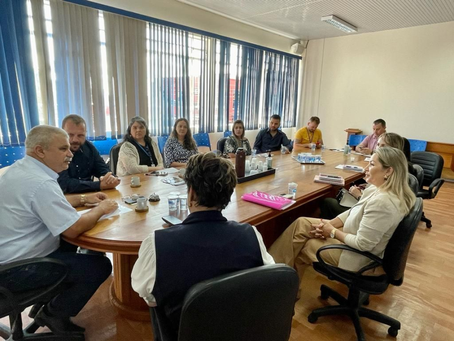 Secretário de Estado do Desenvolvimento Social e da Família visita residências inclusivas de Irati