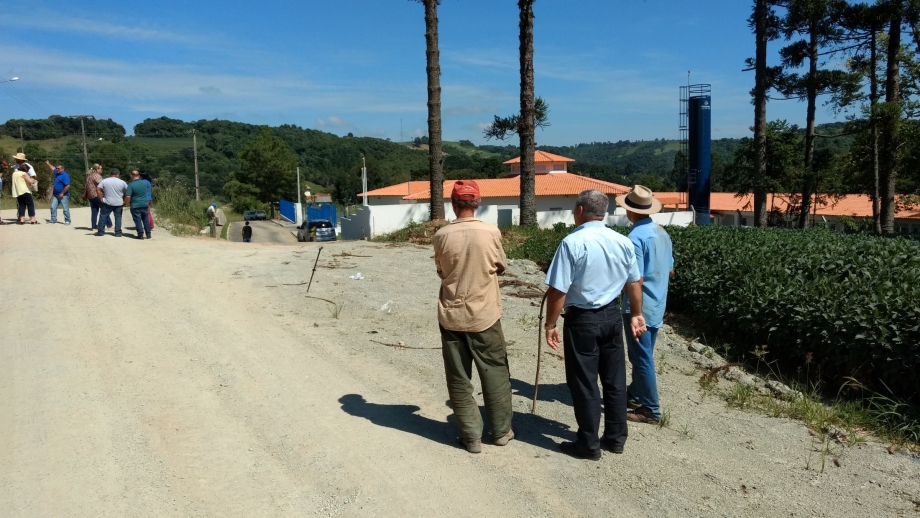 Prefeitura vai estudar alternativa de desembarque do ônibus na Escola de Gonçalves Junior