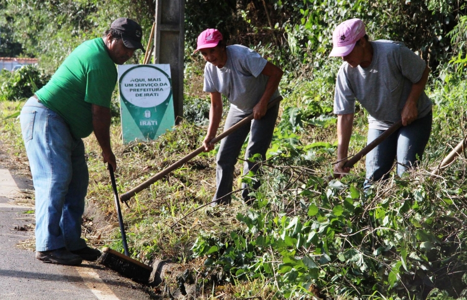 Prefeitura de Irati inicia projeto de compostagem do material recolhido na coleta verde