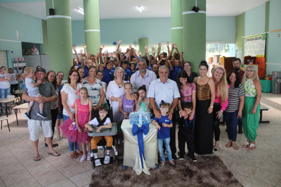 Escola Matilde Araújo do Nascimento recebe nova máquina de escrever em braile e avança na inclusão