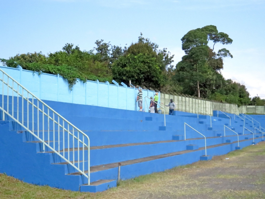 Estádio Municipal está ganhando nova pintura