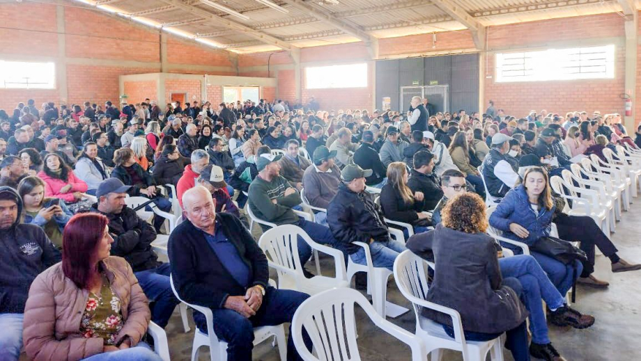 Fruticultores de Irati participam do VIII Seminário Estadual da Fruticultura de Clima Temperado