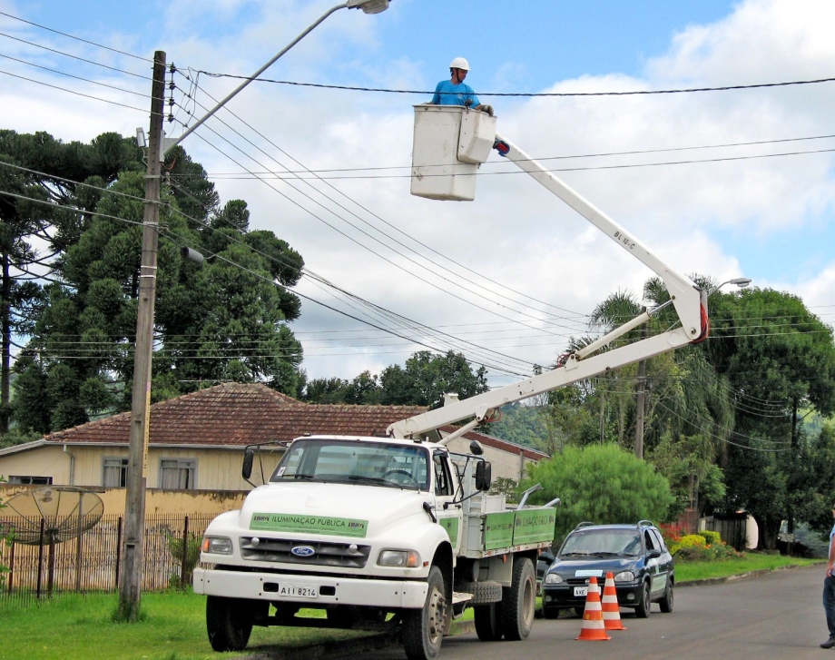 Telefone 0800 da Iluminação Pública volta a funcionar