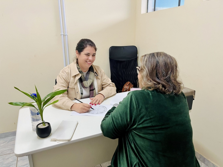 Prefeitura oferece atendimento com terapeuta holística para mulheres 
