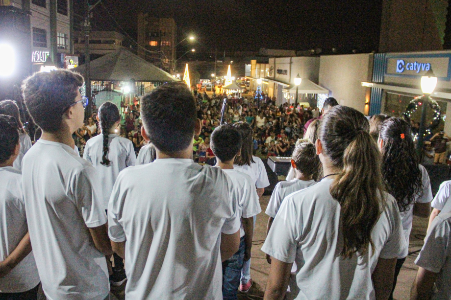 Apresentações encantam o público em mais uma noite na Rua da Cidadania