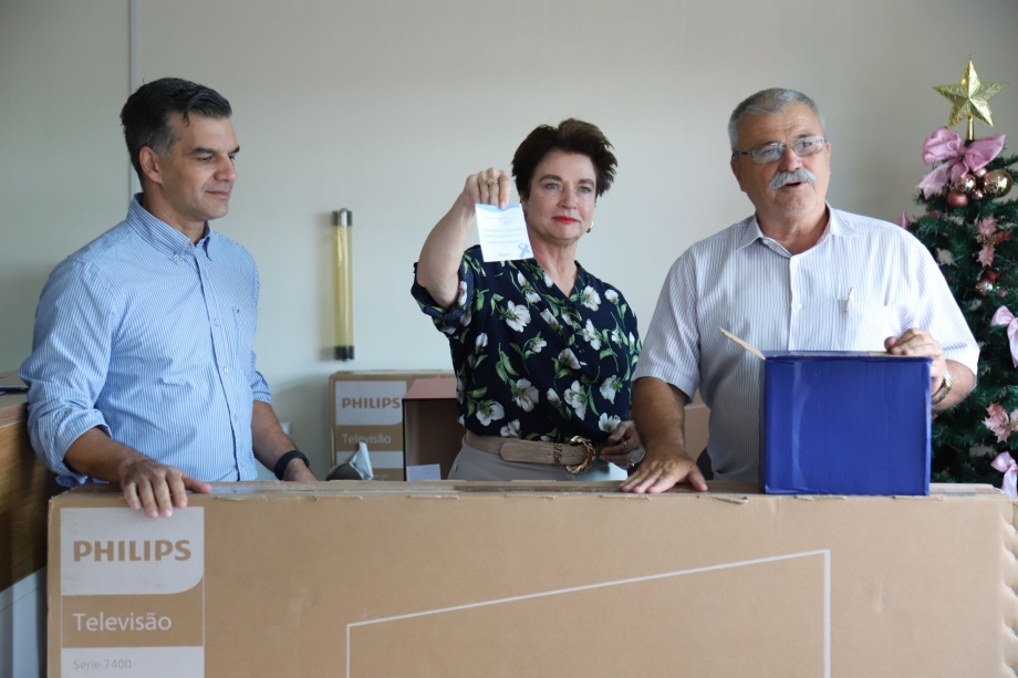 Saúde realiza sorteios do Outubro Rosa e Novembro Azul em Irati