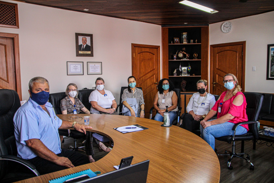 Executivo recebe representantes da equipe do Erasto Gaertner