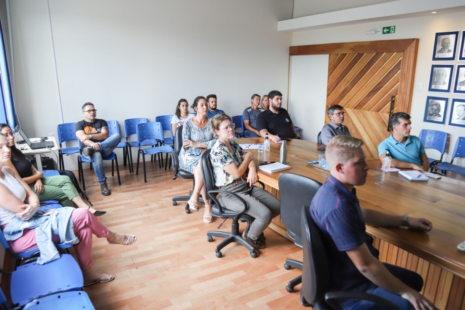 Servidores participam de treinamento sobre eficiência energética