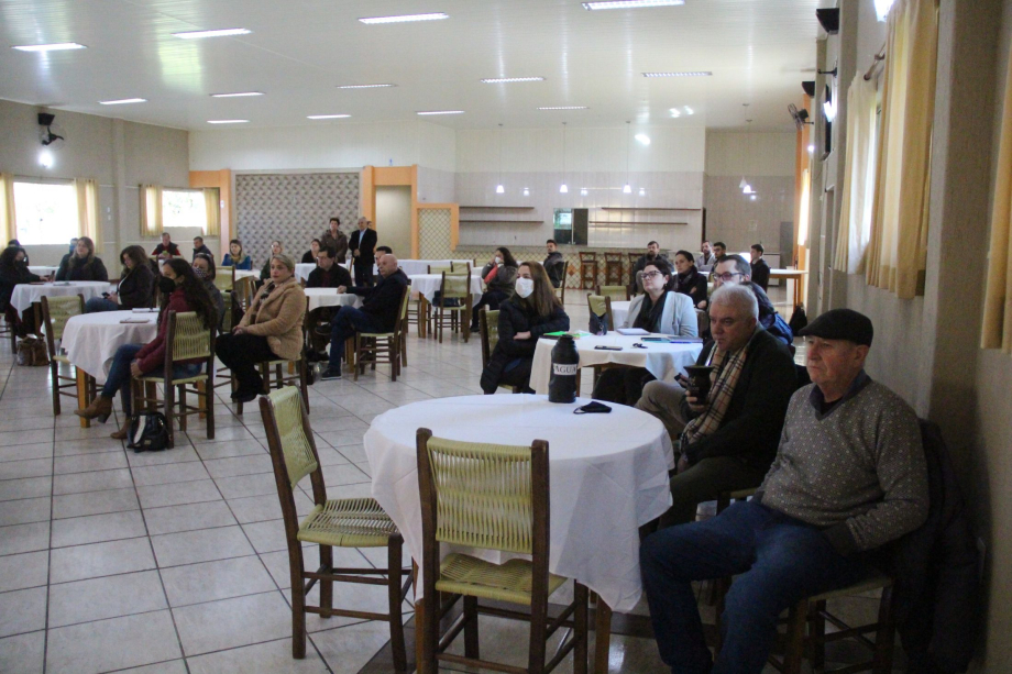 Palestra “O Papel dos Conselhos Municipais” foi realizada nesta terça (14)