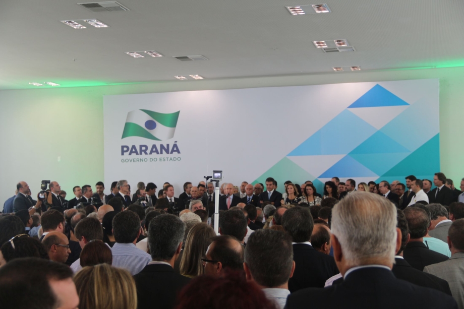 Prefeito de Irati acompanha posse dos novos Secretários Estaduais do Paraná