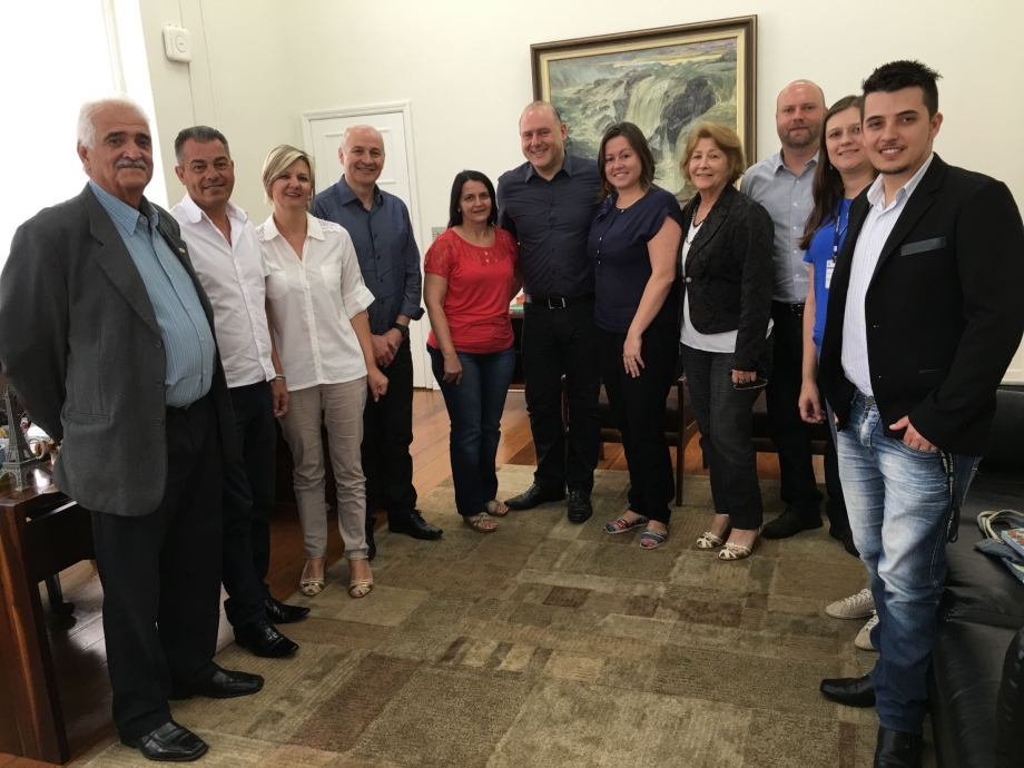 Comitiva Iratiense é recebida pelo Secretário de Cultura do Estado do Paraná