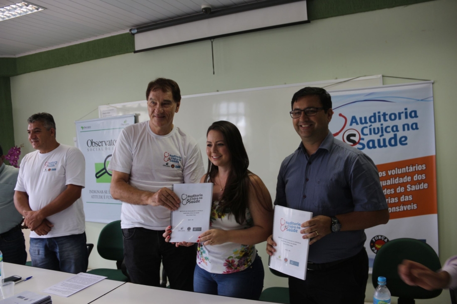 Relatório  da Auditoria Cívica da Saúde é entregue ao Prefeito de Irati Odilon Burgath