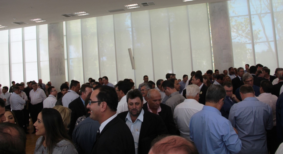 Prefeito Odilon participa de solenidade em Curitiba
