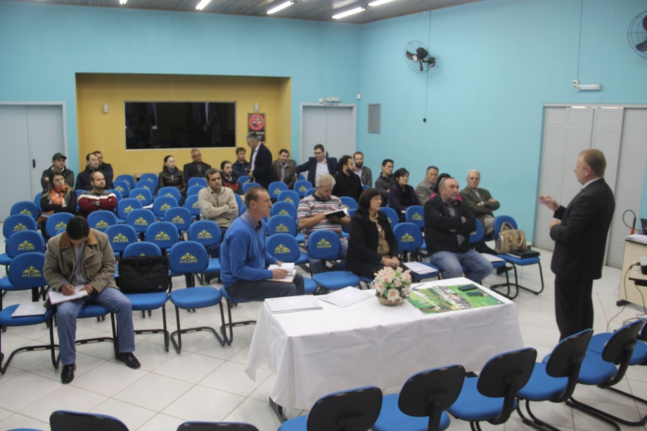 Secretário de Ecologia Meio Ambiente participa de encontro na Amcespar
