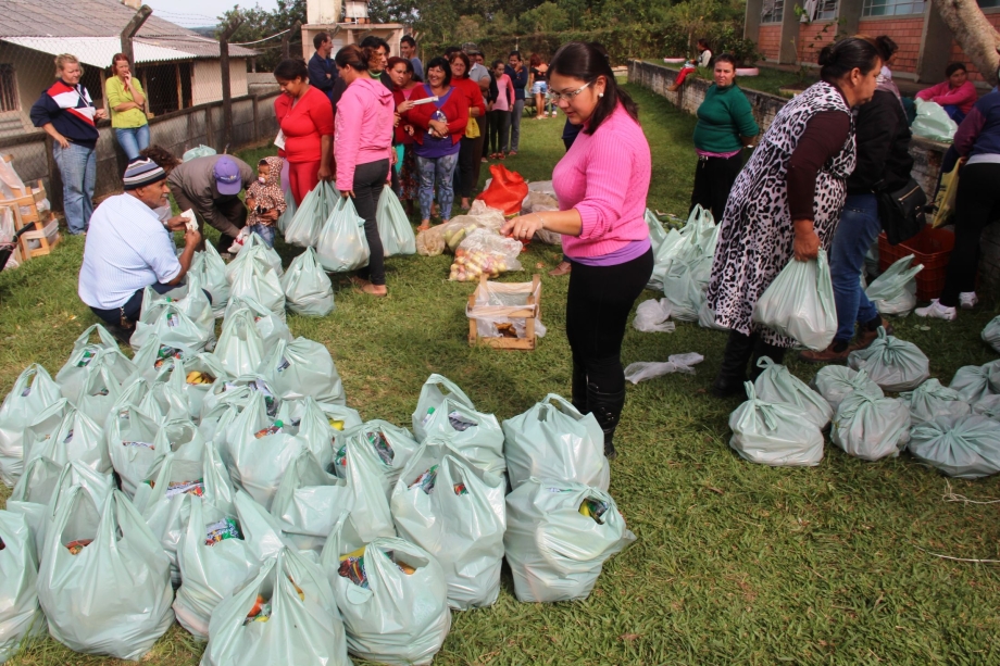 EcoTroca já distribuiu 21 toneladas de alimentos para iratienses