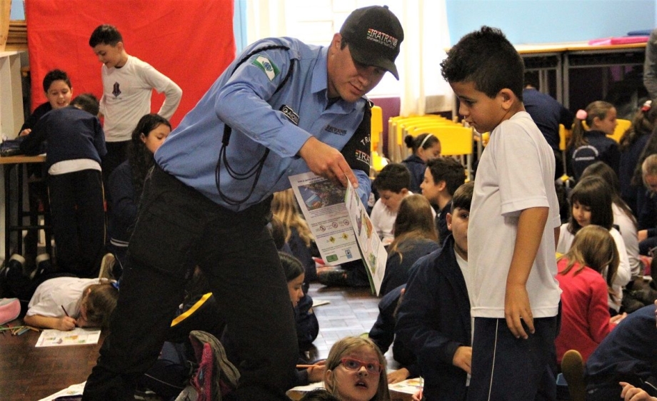 Na Semana do Trânsito, escolas municipais de Irati participam de ações de prevenção