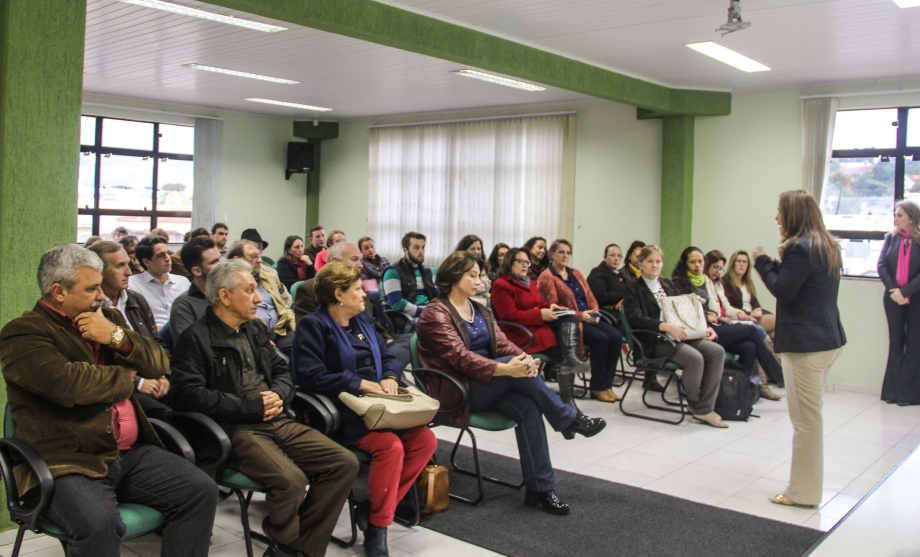 Derbli prestigia projeto de acolhimento à Primeira Infância