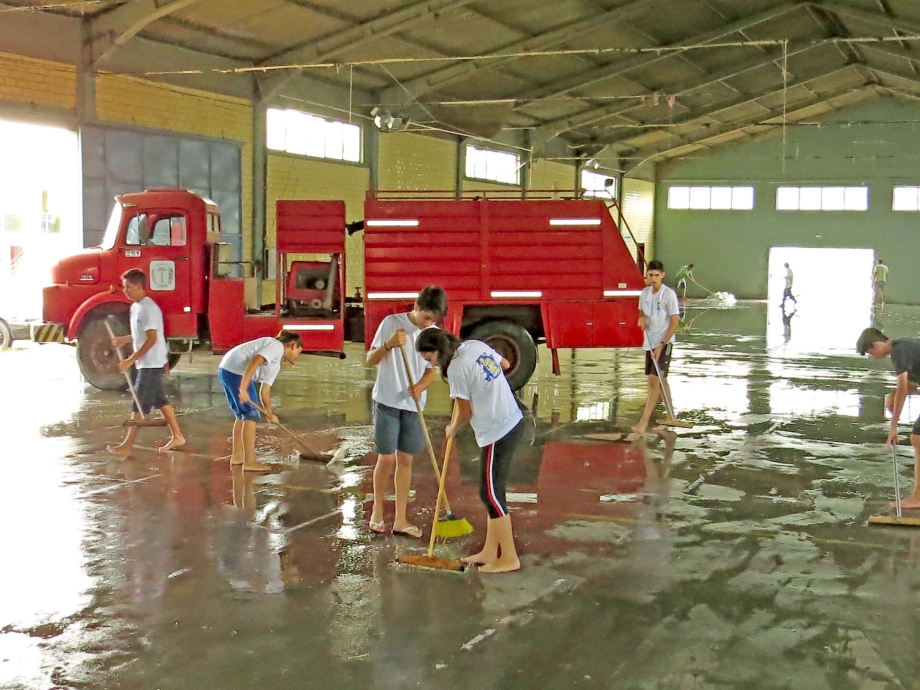 Pavilhão do Parque Aquático ganha limpeza e adequação