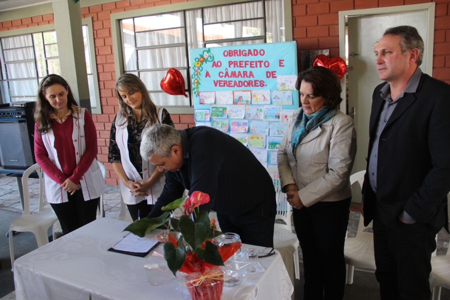 Assinada a ordem de serviço para escola da Vila Nova