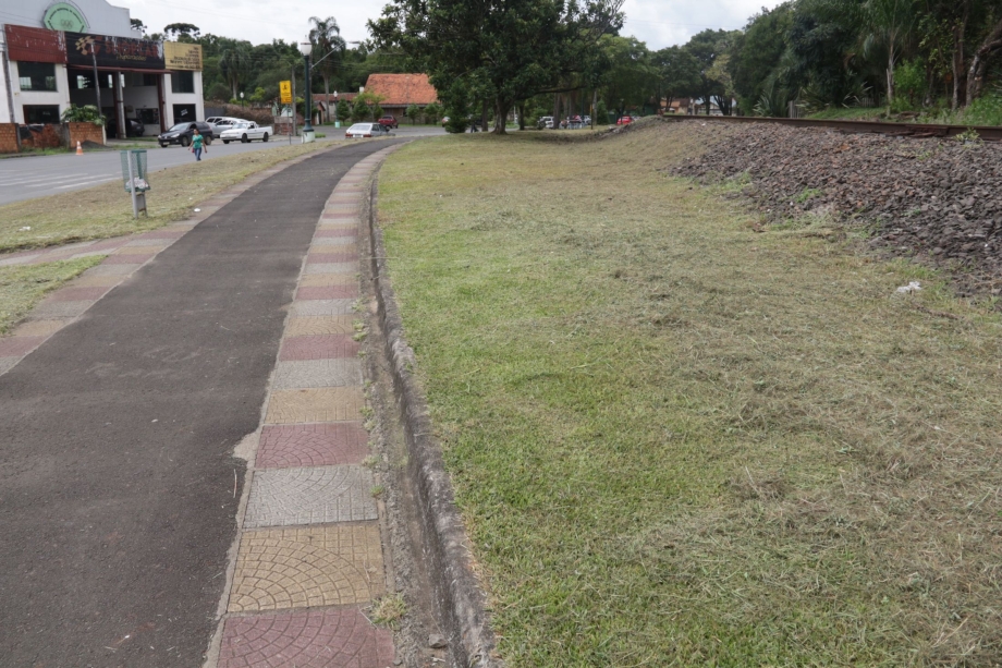 Trabalhos de limpeza continuam na cidade