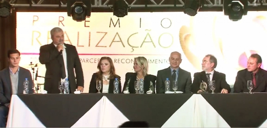 Prefeitura, ACIAI e Câmara firmam convênio com a Fomento Paraná