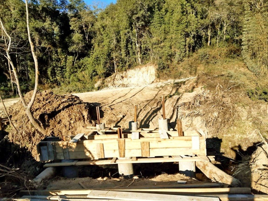 Concretadas as cabeceiras de nova ponte em Valeiros