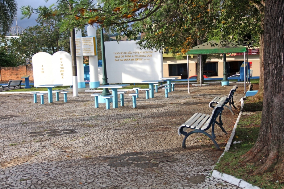 Praça Magdalena Anciutti ganha melhorias