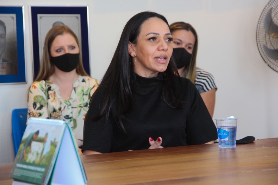 Prefeitura cede guarda municipal para atendimento às mulheres vítimas de violência na Delegacia de Irati