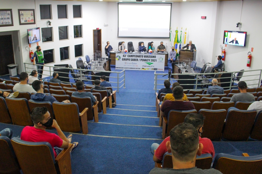 Secretaria de Esportes apresenta Varzeano em congresso técnico