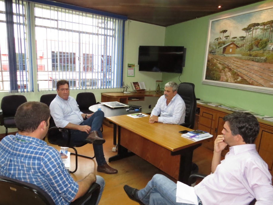 Diretor presidente do IAP faz visita à Prefeitura de Irati