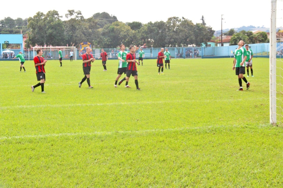 Apesar de chuva, Torneio do Trabalhador realiza 15 jogos