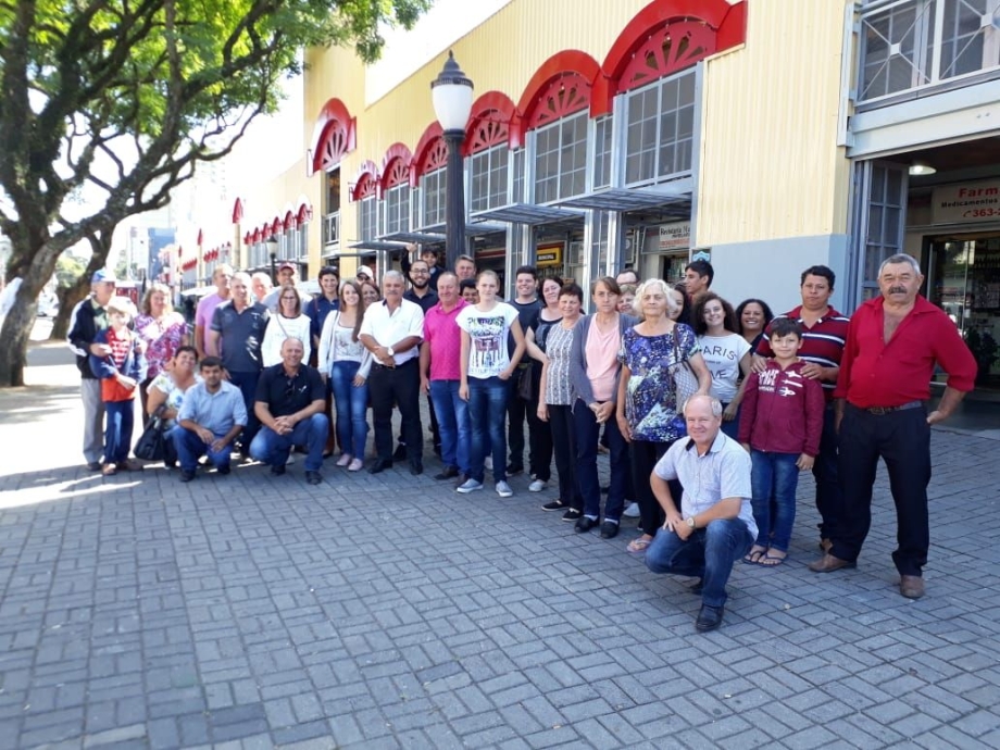 Agricultores de Irati visitam CEASA e Mercado Municipal em Curitiba