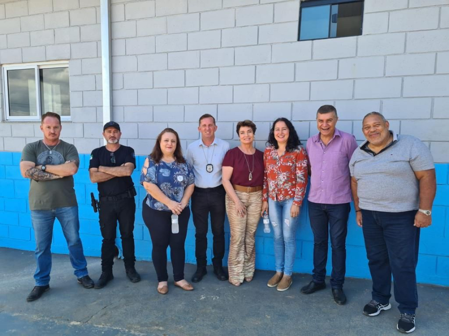 Através de convênio, presos irão produzir blocos de concreto para construir casas em Irati