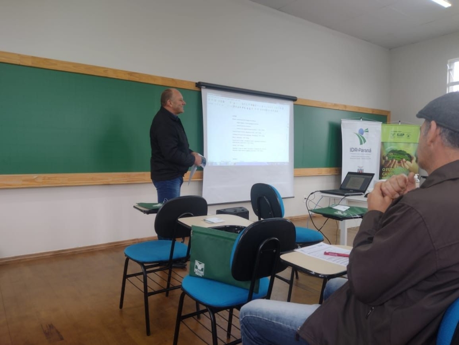 Em Irati, mais de 100 produtores participam do Projeto Leite IDR Paraná