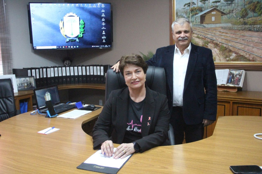 Ieda Waydzik assume interinamente a Prefeitura de Irati
