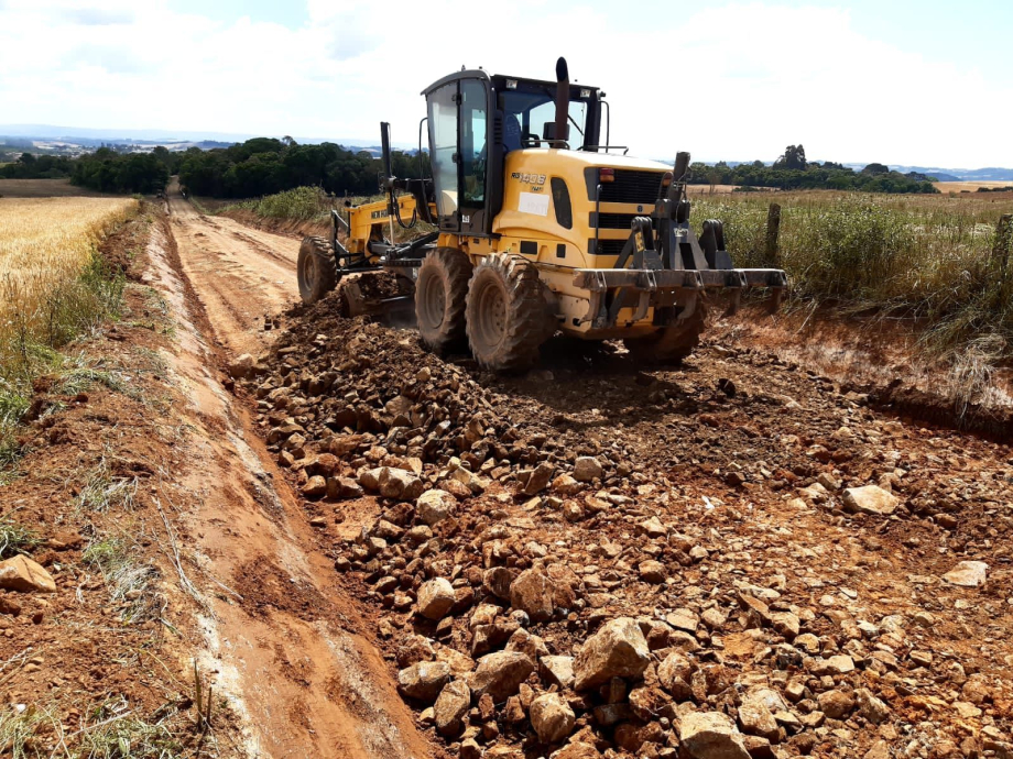 Secretaria de Obras e Serviços Urbanos realiza melhorias em vias urbanas e rurais