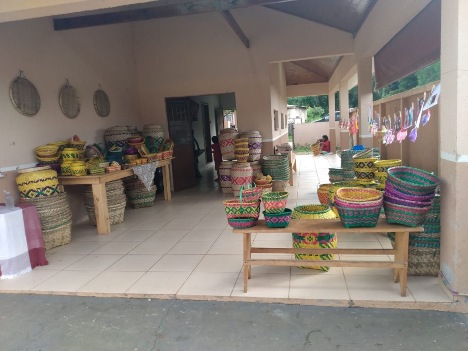 Casa de Passagem Indígena realiza feira de artesanato neste sábado