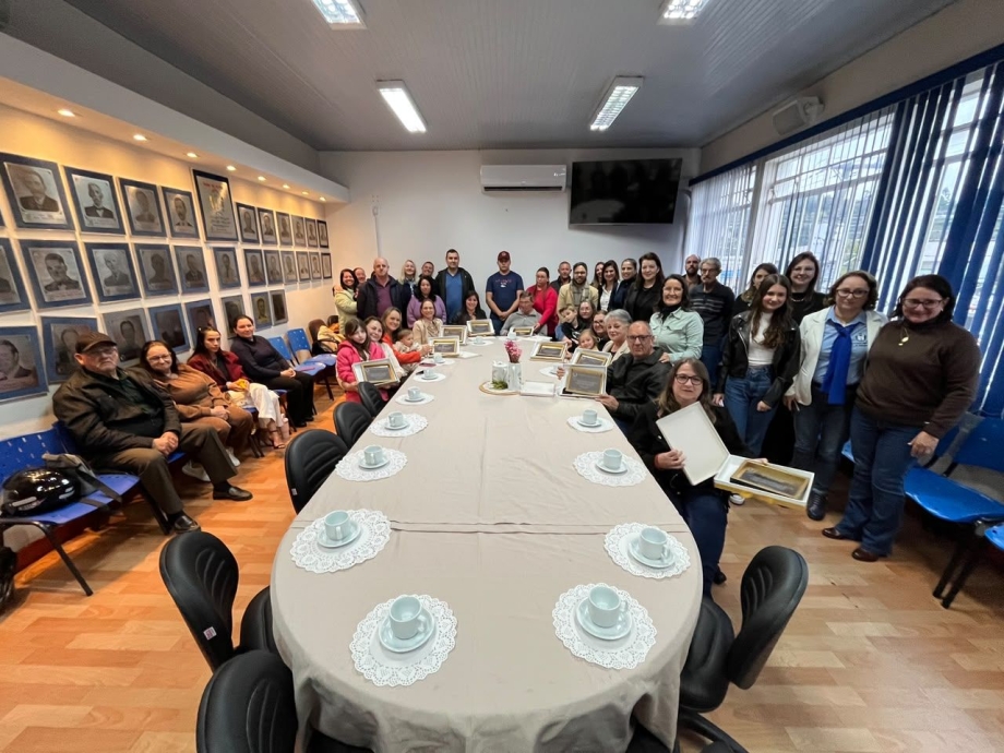 Prefeitura de Irati homenageia servidores aposentados